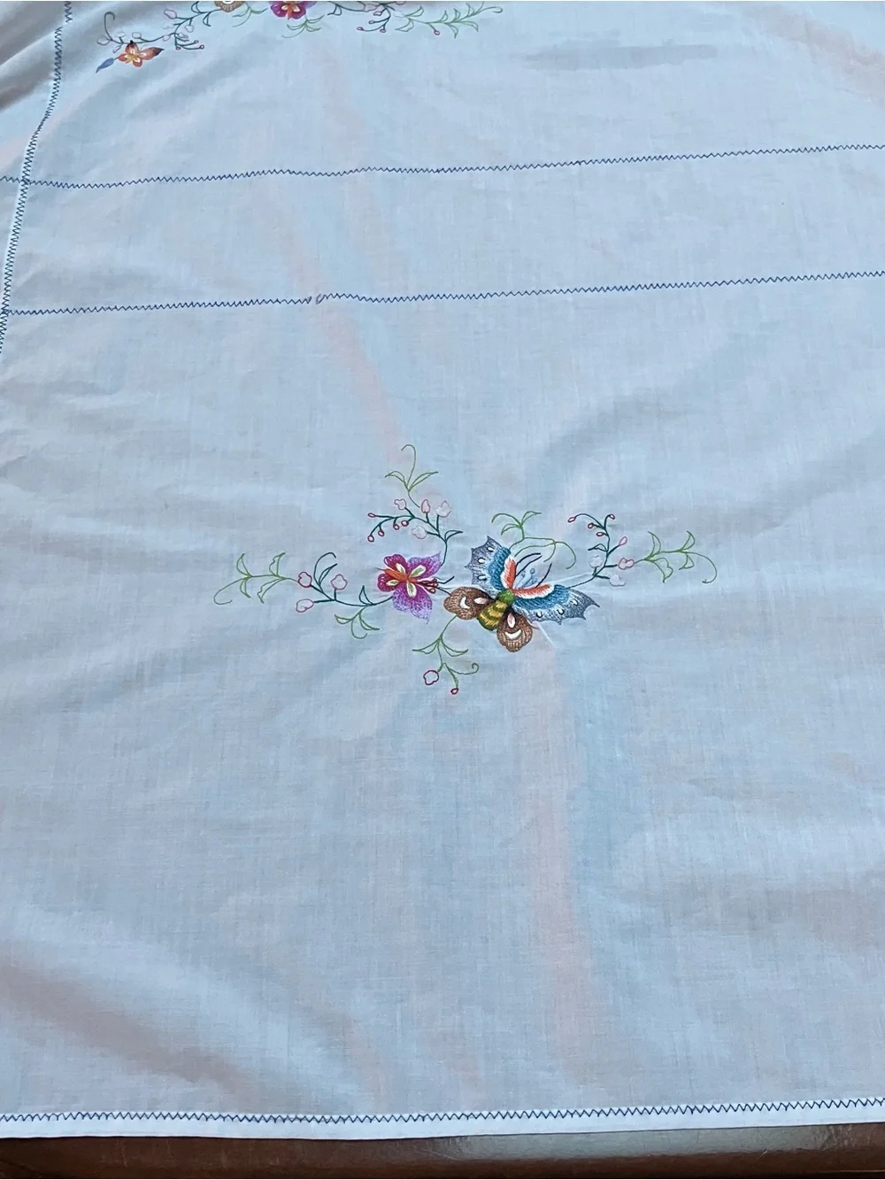 VTG Tablecloth Napkins (14) Embroidered Butterfly Flower Spring Rectangle 66x97